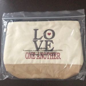 Thirty-one Gifts Mini Zippered Pouch